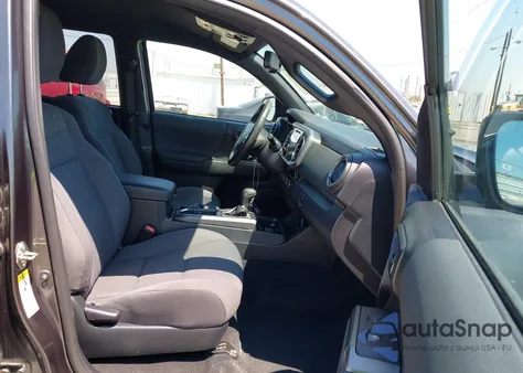 2017 Toyota Tacoma Trd Off Road z USA, uszkodzony, nr VIN 3TMCZ5AN5HM082097